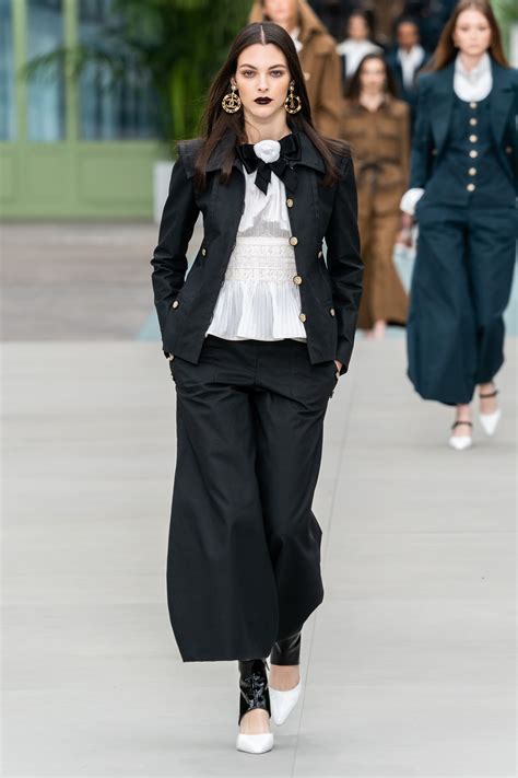 chanel ladies clothing